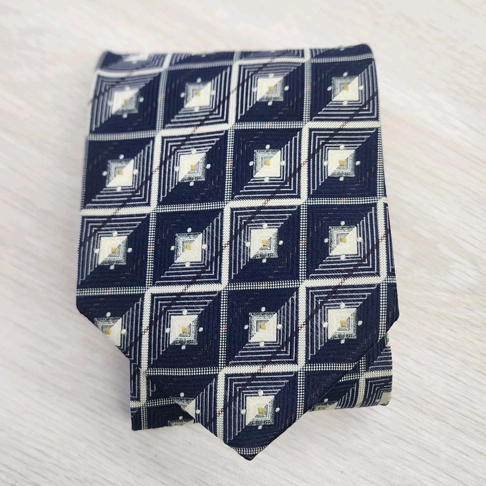 Hugo‎ Boss BOSS 100% Silk Tie Italy Navy Blue Geometric Square Pattern Designer
